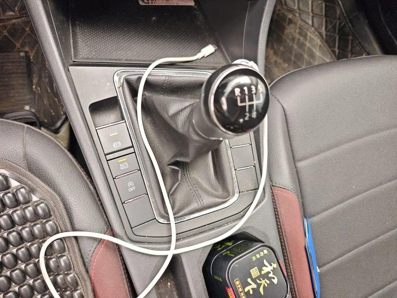Volkswagen Bora 2020 1.5L Manual Comfort Version — миниатюра 14