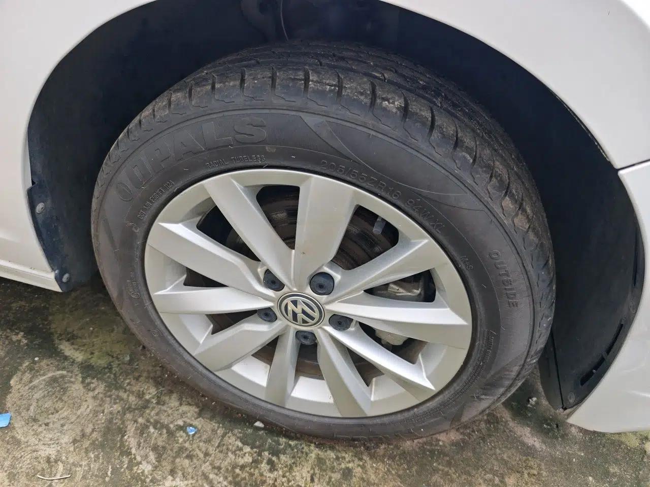 Volkswagen Bora 2020 1.5L Manual Comfort Version — миниатюра 8