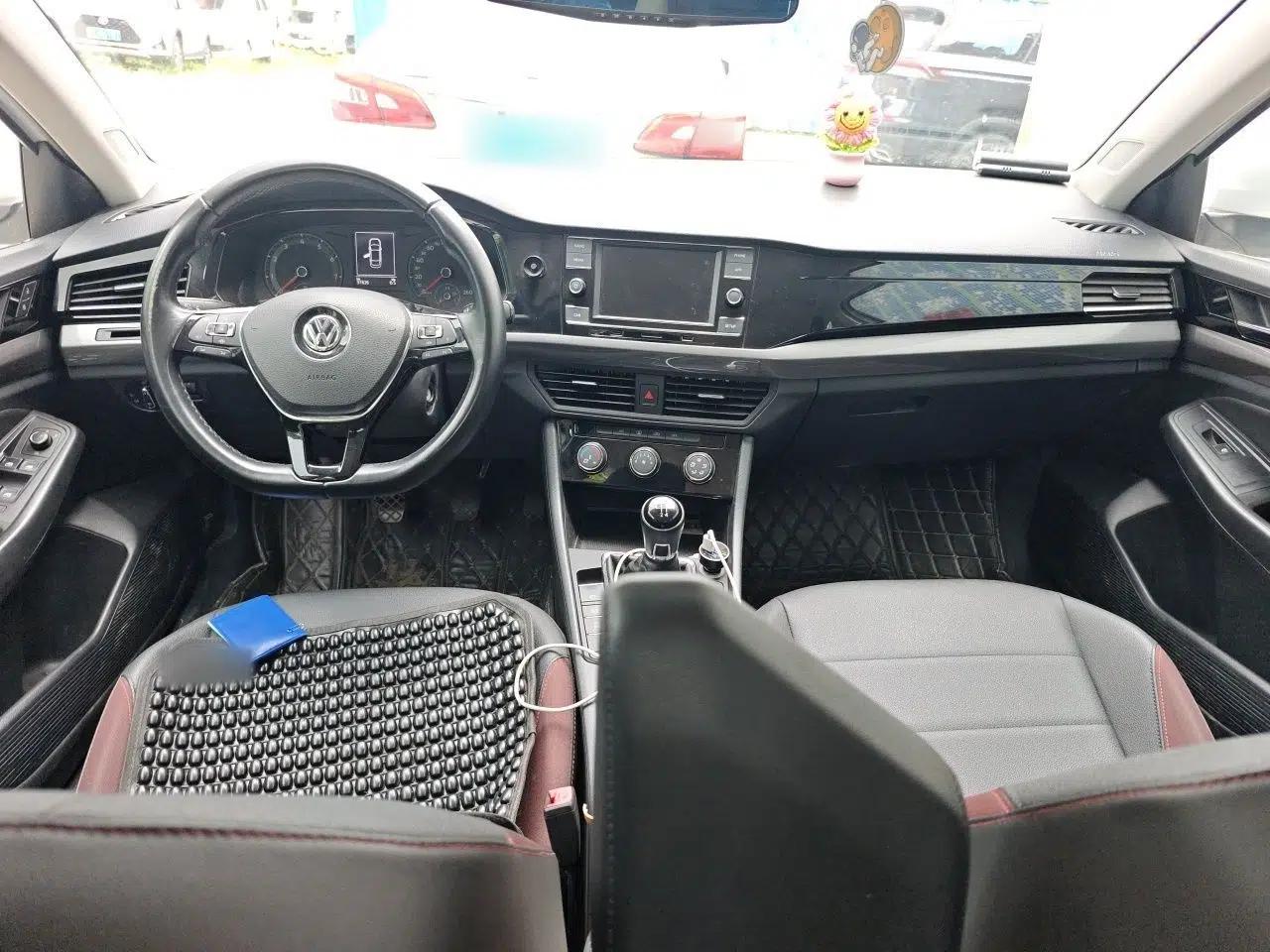 Volkswagen Bora 2020 1.5L Manual Comfort Version — миниатюра 9
