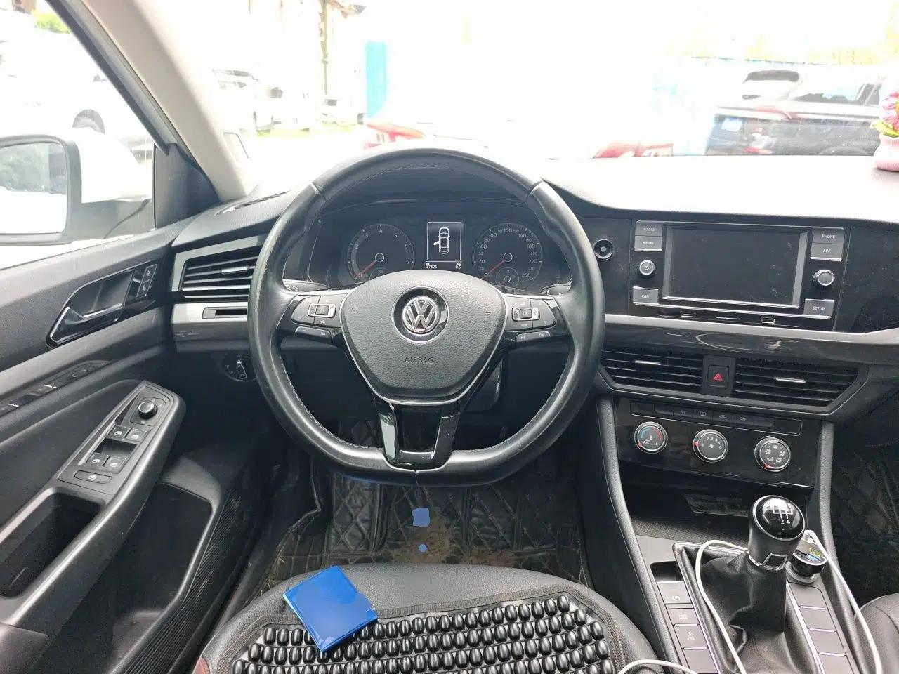 Volkswagen Bora 2020 1.5L Manual Comfort Version — миниатюра 10