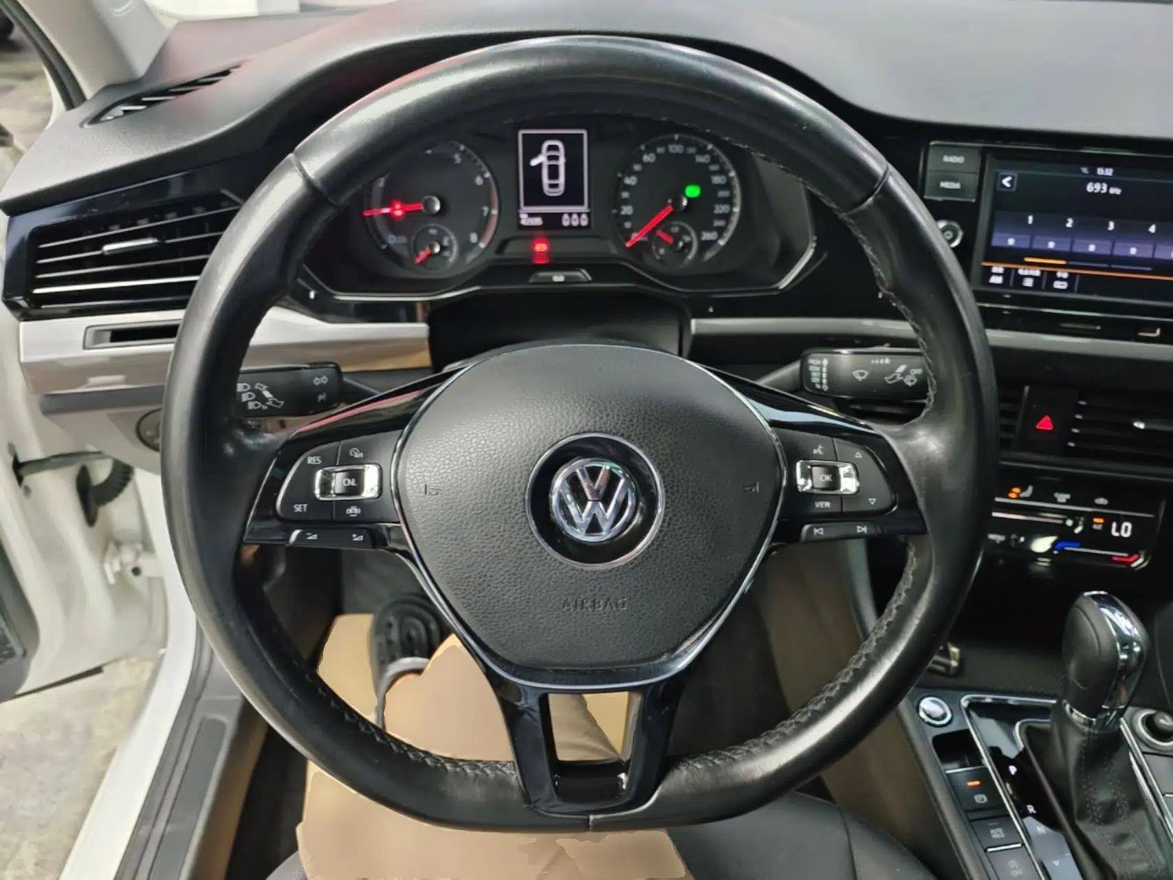 Volkswagen Bora 2020 1.5L Automatic Elite Version — миниатюра 13