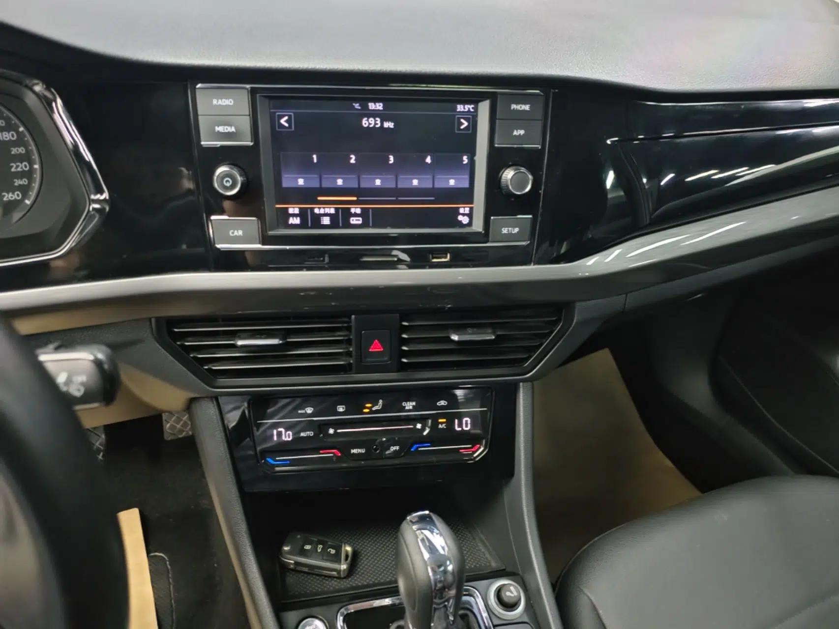 Volkswagen Bora 2020 1.5L Automatic Elite Version — миниатюра 15