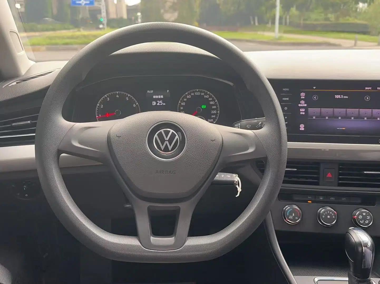 Volkswagen Bora 2021 1.5L Automatic Fashionable Smart Connectivity Version — миниатюра 19