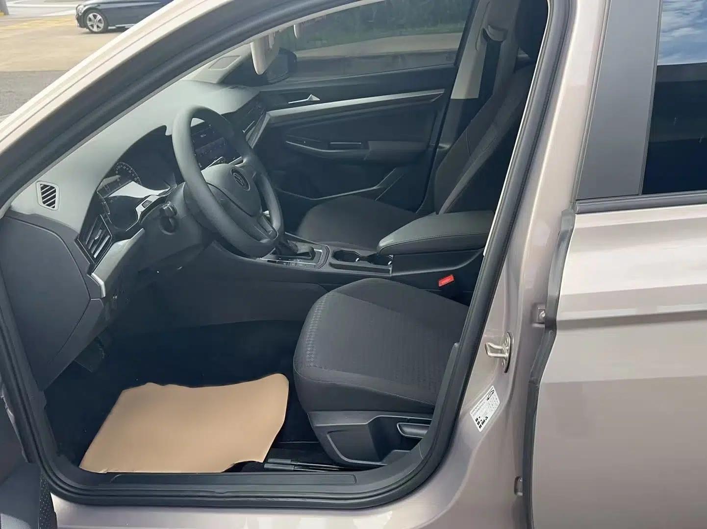 Volkswagen Bora 2021 1.5L Automatic Fashionable Smart Connectivity Version — миниатюра 24
