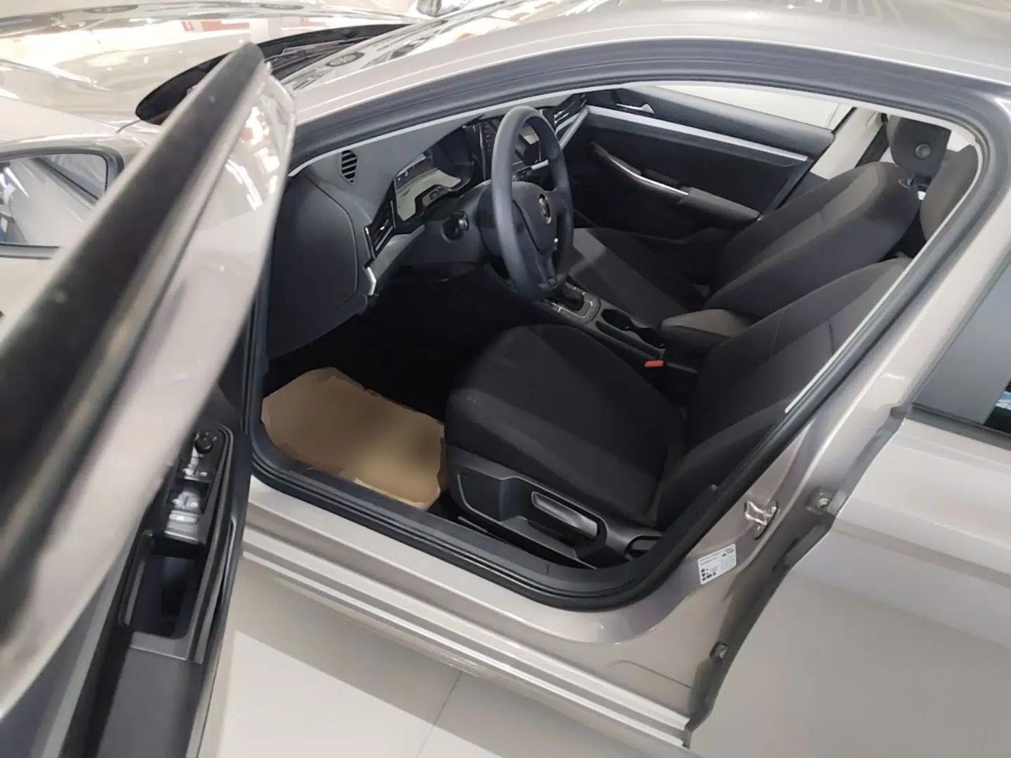 Volkswagen Bora 2021 1.5L Automatic Fashionable Smart Connectivity Version — миниатюра 25