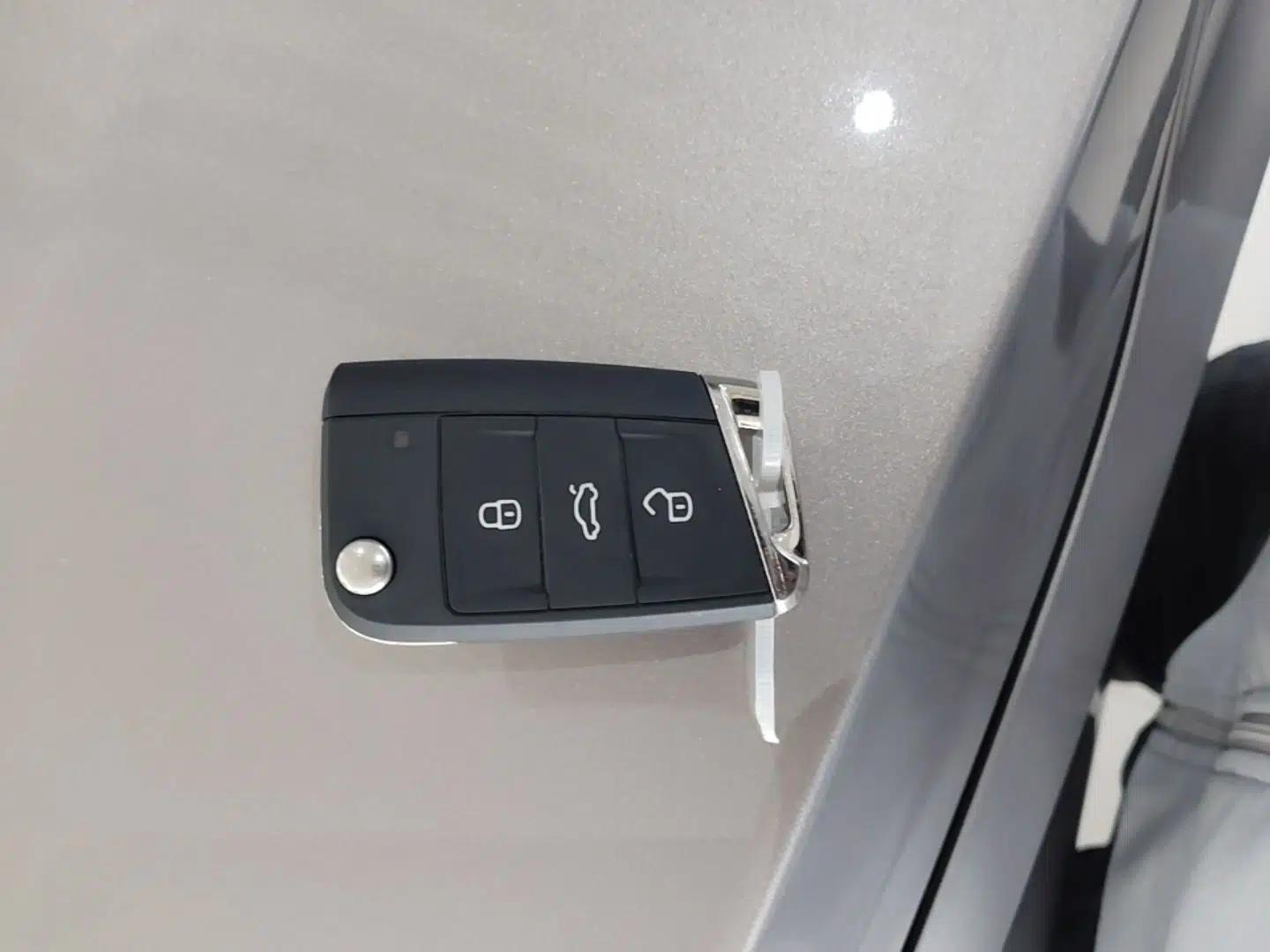 Volkswagen Bora 2021 1.5L Automatic Fashionable Smart Connectivity Version — миниатюра 30