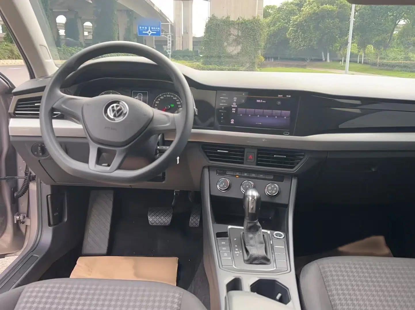 Volkswagen Bora 2021 1.5L Automatic Fashionable Smart Connectivity Version — миниатюра 33