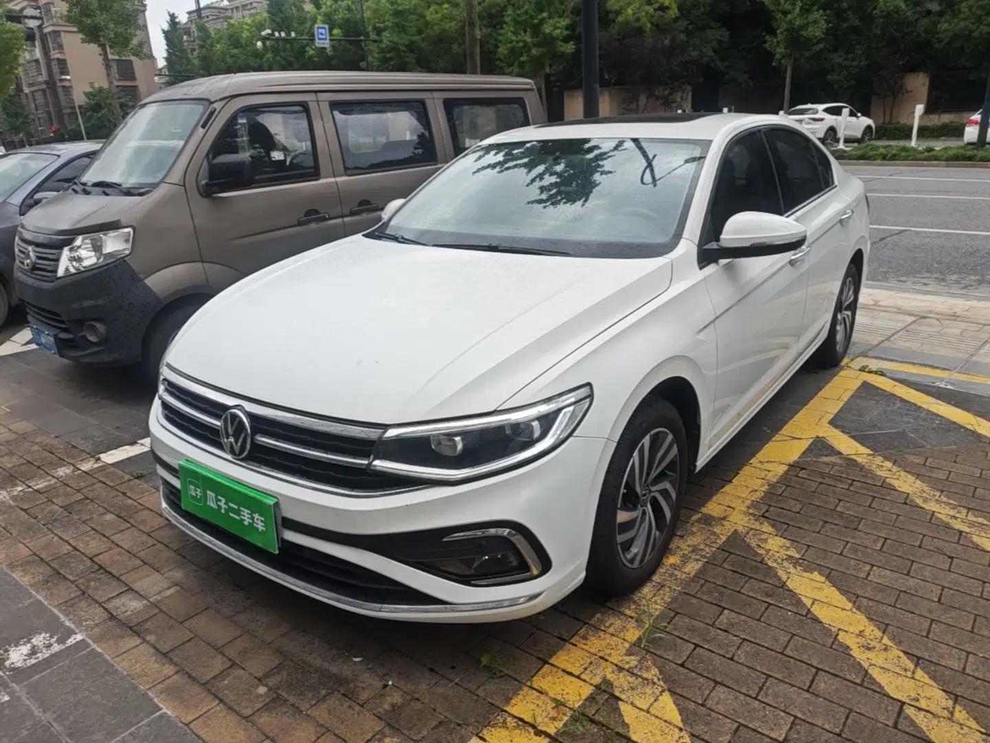 Volkswagen Bora 2023 200TSI DSG Enjoyment Edition — миниатюра 1
