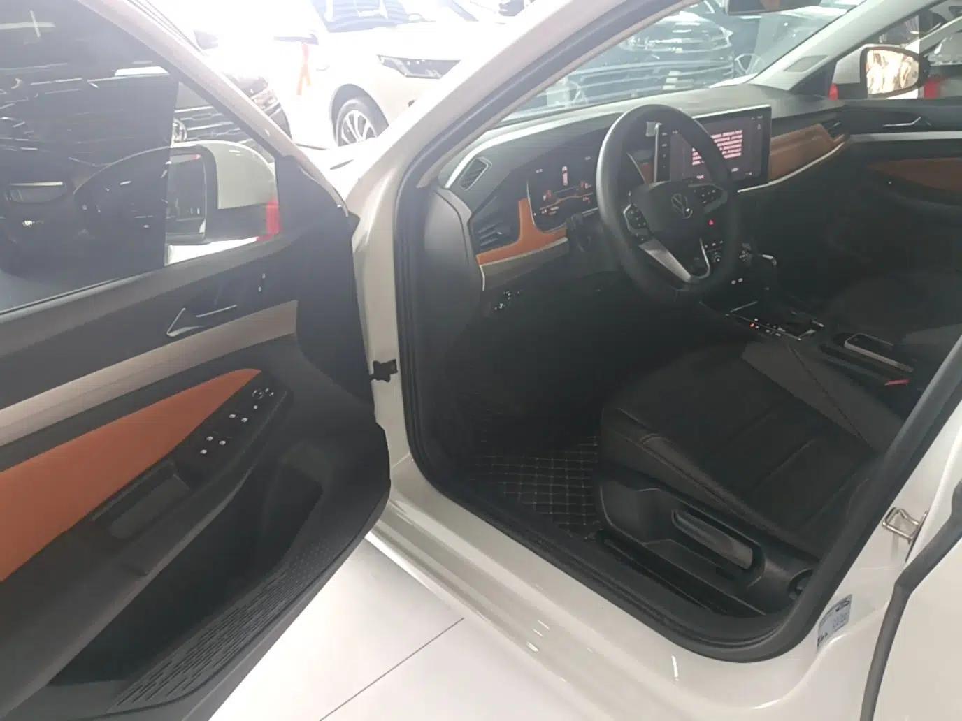 Volkswagen Bora 2025 200TSI DSG Enjoy Driving Navigation Edition — миниатюра 18
