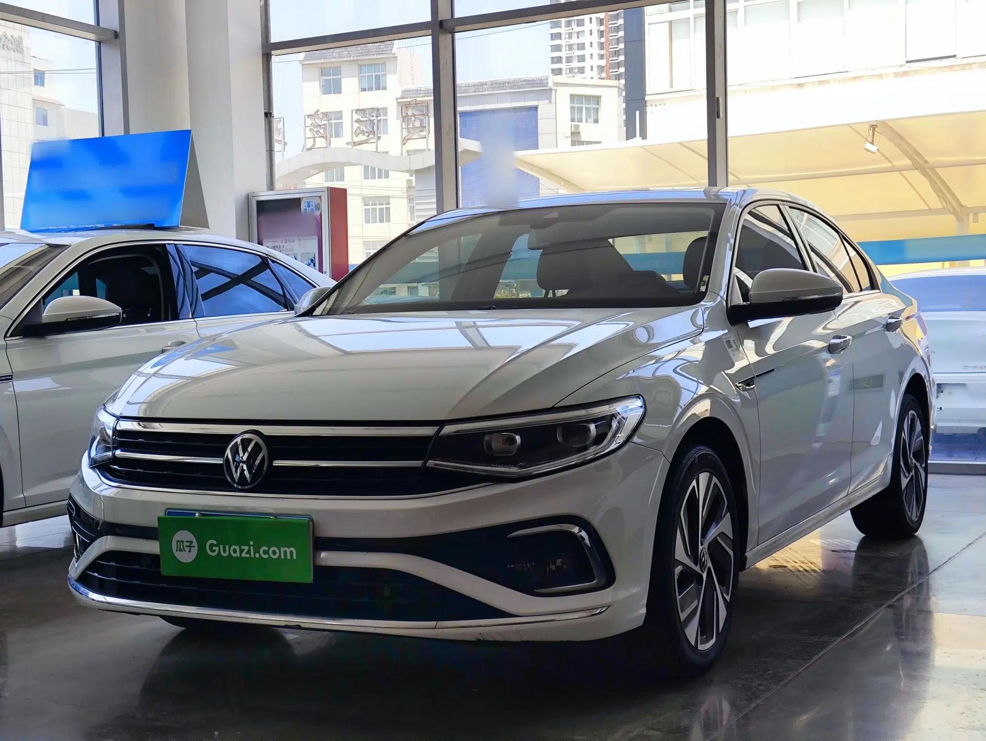 Volkswagen Bora 2023 300TSI DSG Prestige Edition — миниатюра 1