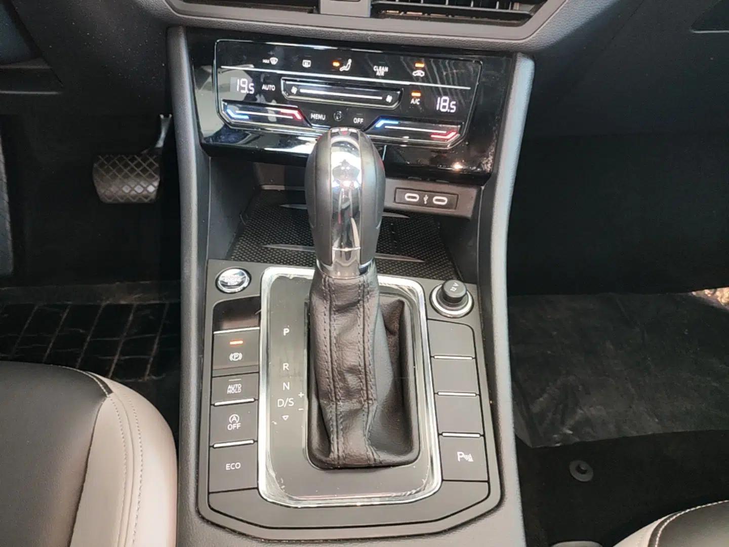Volkswagen Bora 2023 300TSI DSG Prestige Edition — миниатюра 16