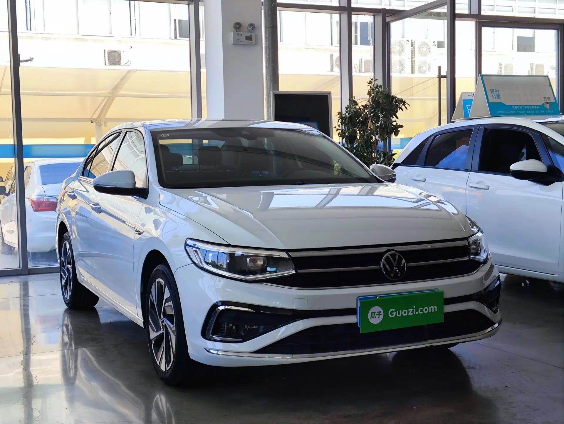 Volkswagen Bora 2023 300TSI DSG Prestige Edition — миниатюра 3