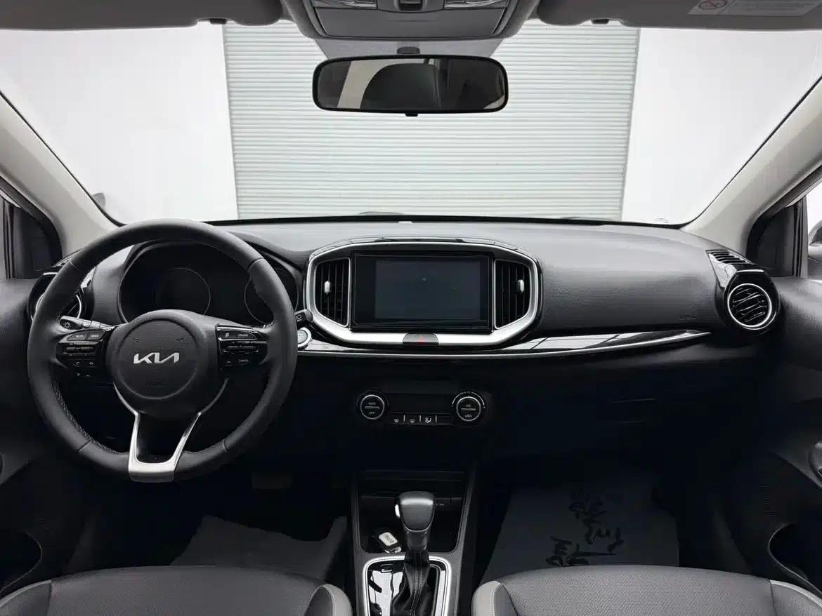 Kia K3 2021 1.4L CVT Sunroof Model — миниатюра 16