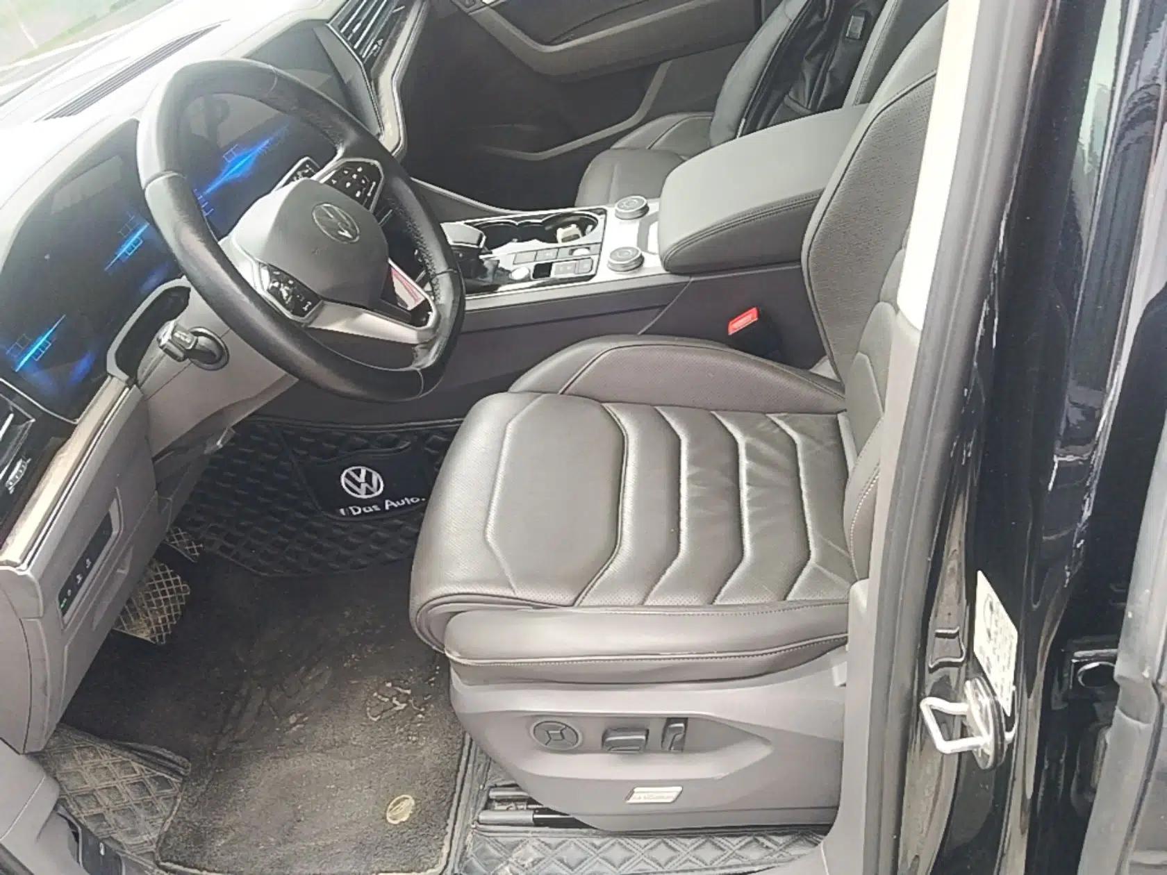 Volkswagen Touareg 2021 3.0 TSI Prestige Edition Classic Sport Package — миниатюра 22
