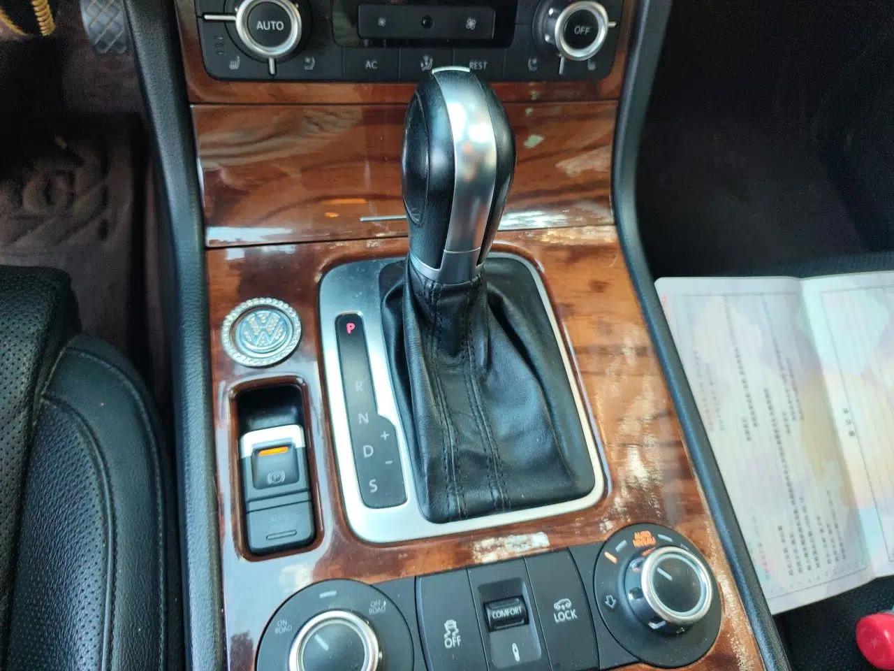 Volkswagen Touareg 2011 3.0 TSI High-End Version — миниатюра 14