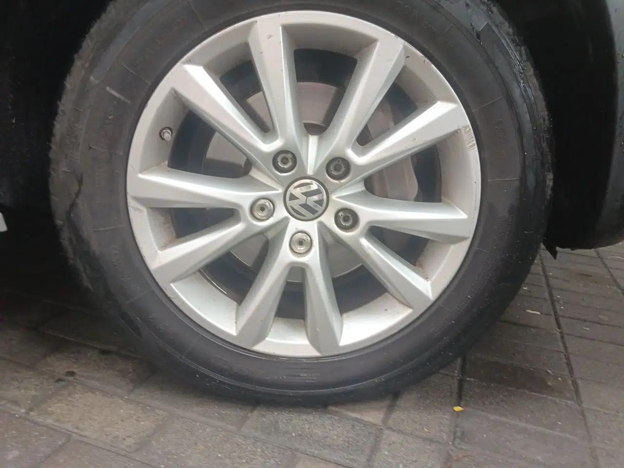 Volkswagen Touareg 2011 3.0 TSI Luxury Edition — миниатюра 8