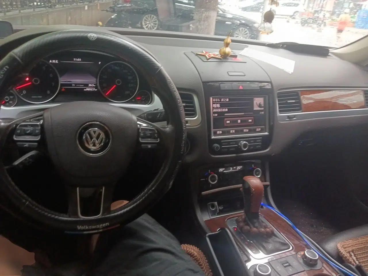 Volkswagen Touareg 2011 3.0 TSI Luxury Edition — миниатюра 9