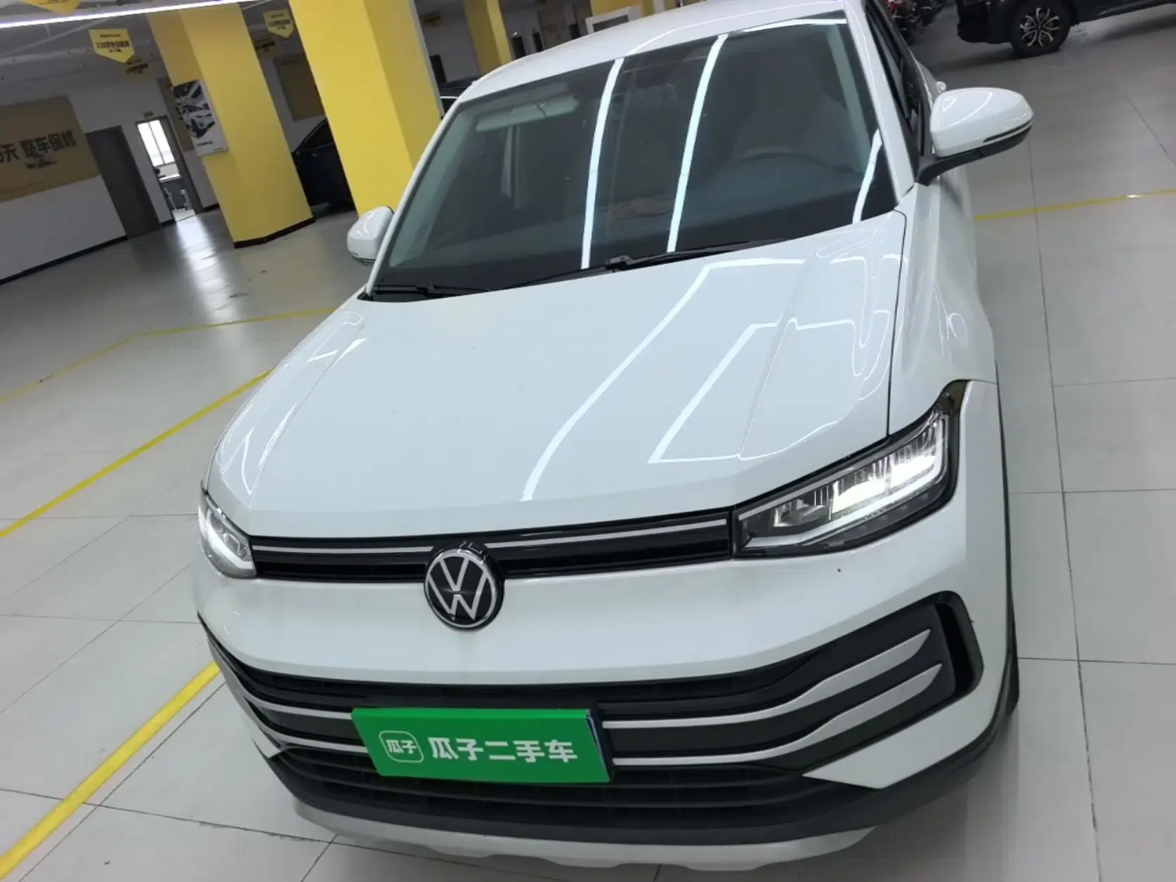 Volkswagen Tharu 2026 Model Xinrui 1.5L Rujin Edition — миниатюра 2