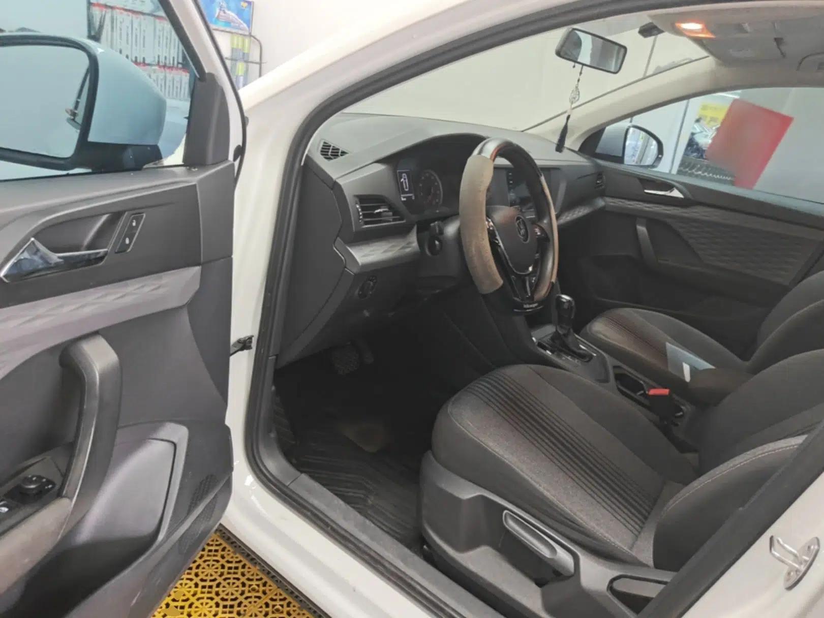 Volkswagen Tharu 2021 280TSI Two-Wheel Drive Trend Edition — миниатюра 23