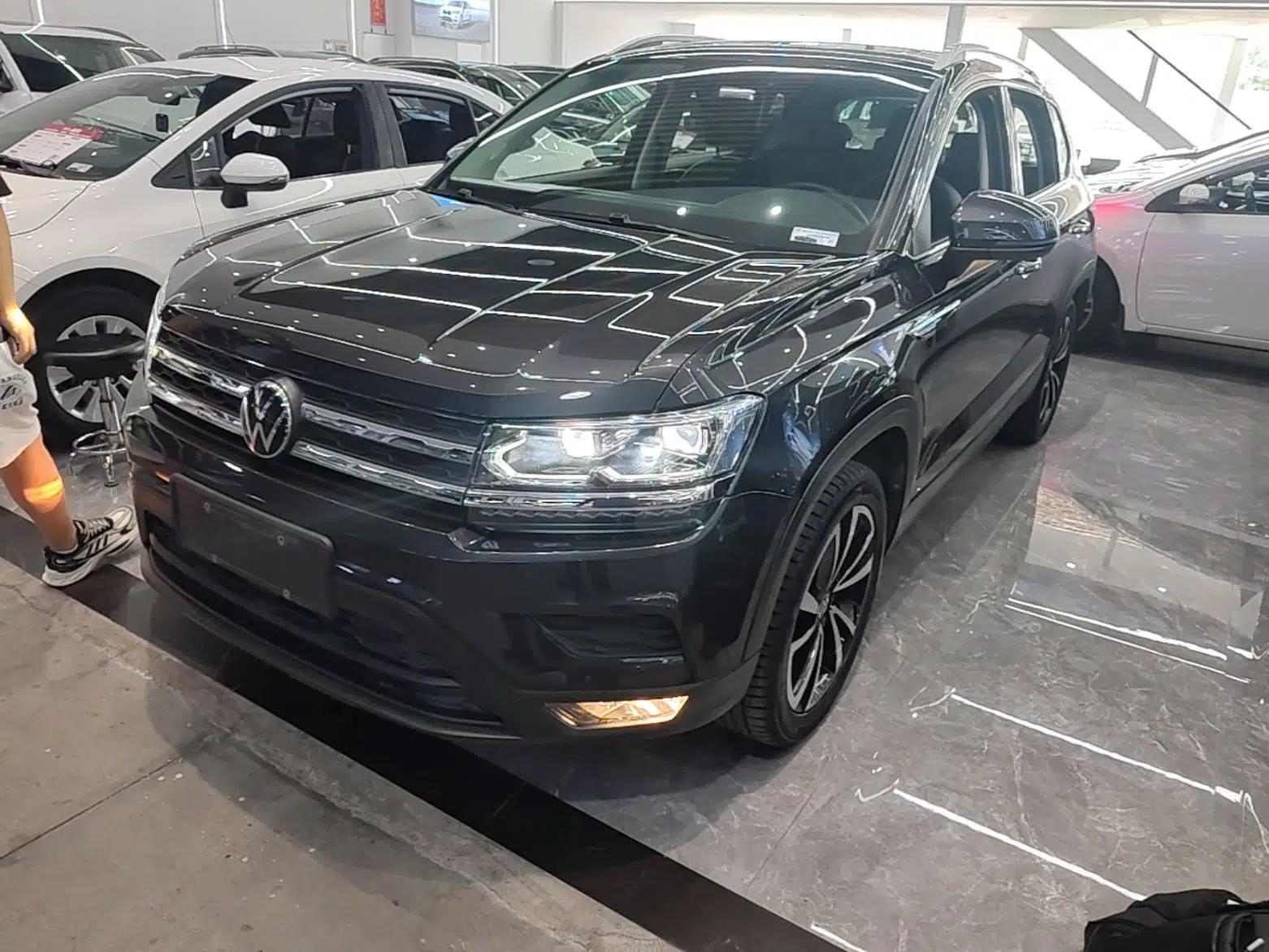 Volkswagen Tharu 2022 280TSI Two-Wheel-Drive Luxury Edition — миниатюра 1