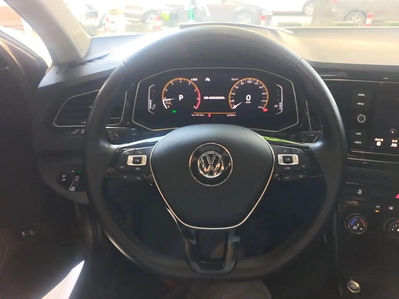 Volkswagen T-ROC 2020 280TSI DSG Two-Wheel Drive Comfort Version — миниатюра 21