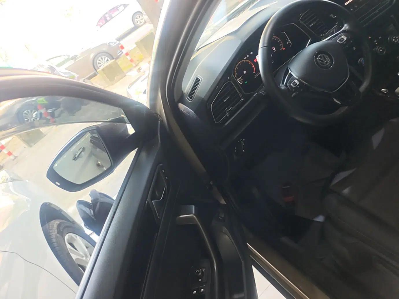Volkswagen T-ROC 2020 280TSI DSG Two-Wheel Drive Comfort Version — миниатюра 26
