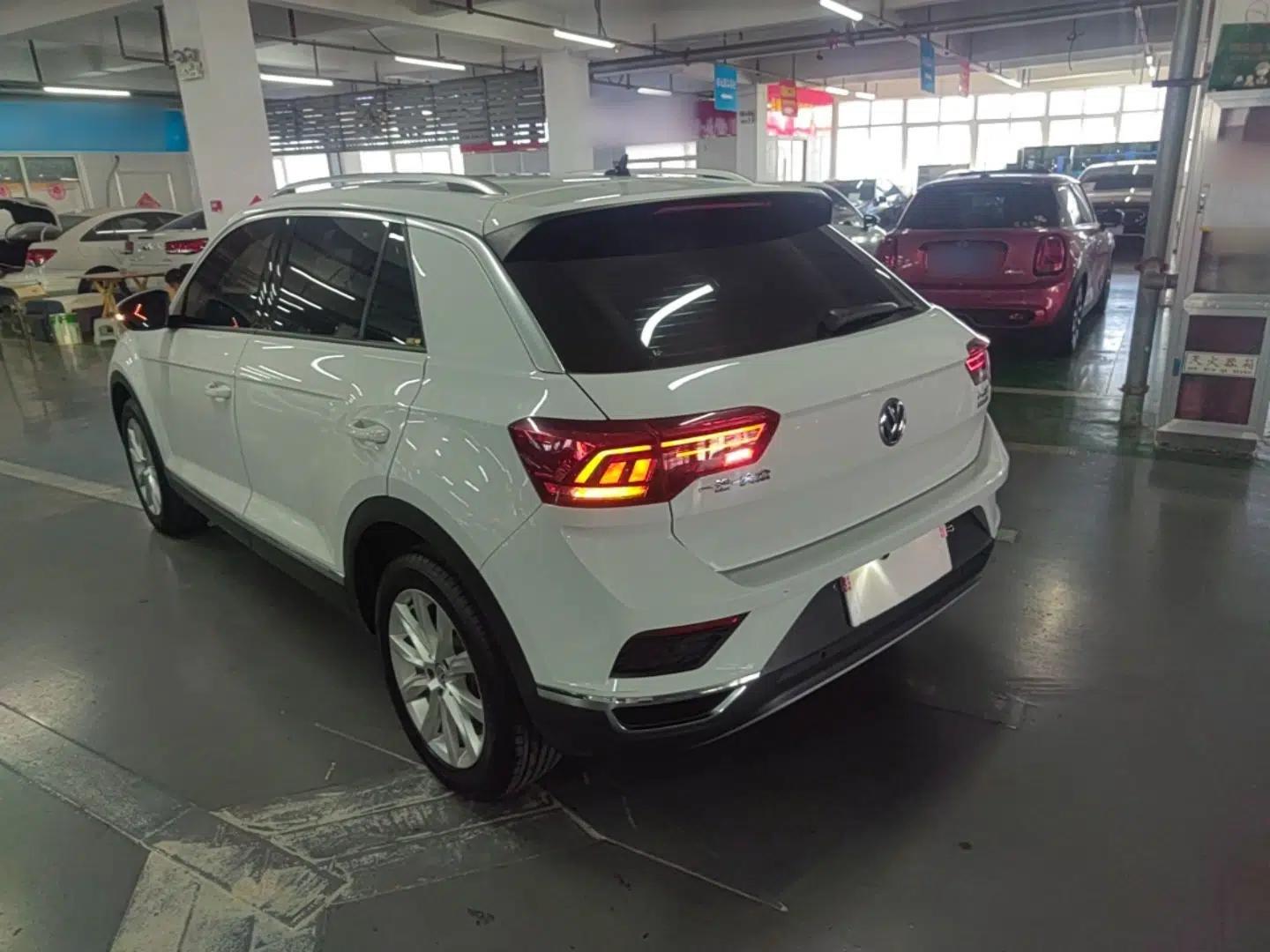 Volkswagen T-ROC 2018 230TSI DSG Two-Wheel Drive Advanced Version China V Standard — миниатюра 4