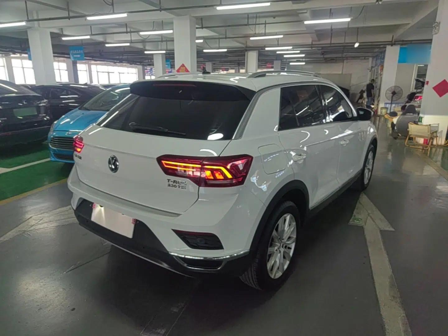Volkswagen T-ROC 2018 230TSI DSG Two-Wheel Drive Advanced Version China V Standard — миниатюра 6