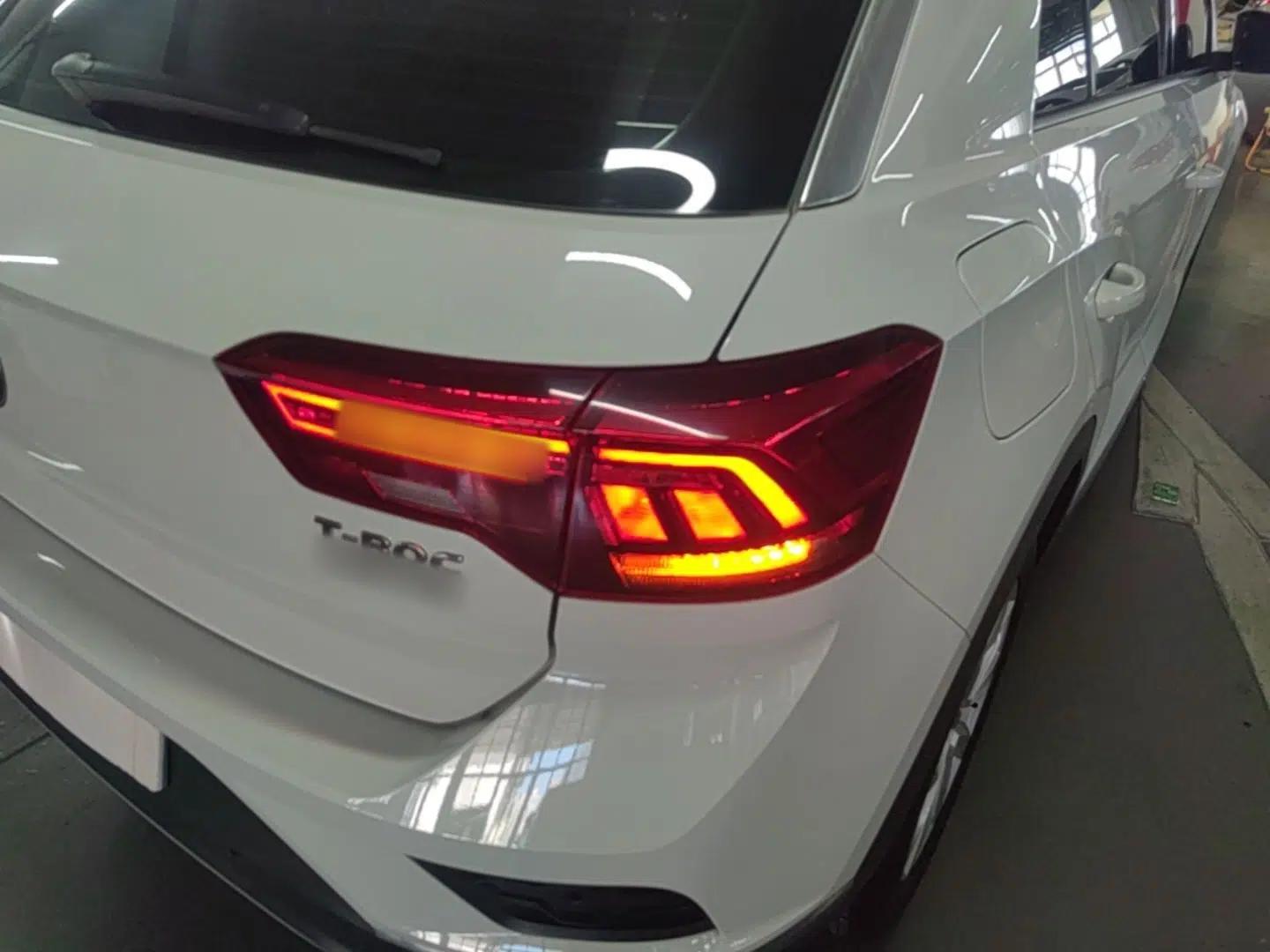 Volkswagen T-ROC 2018 230TSI DSG Two-Wheel Drive Advanced Version China V Standard — миниатюра 9