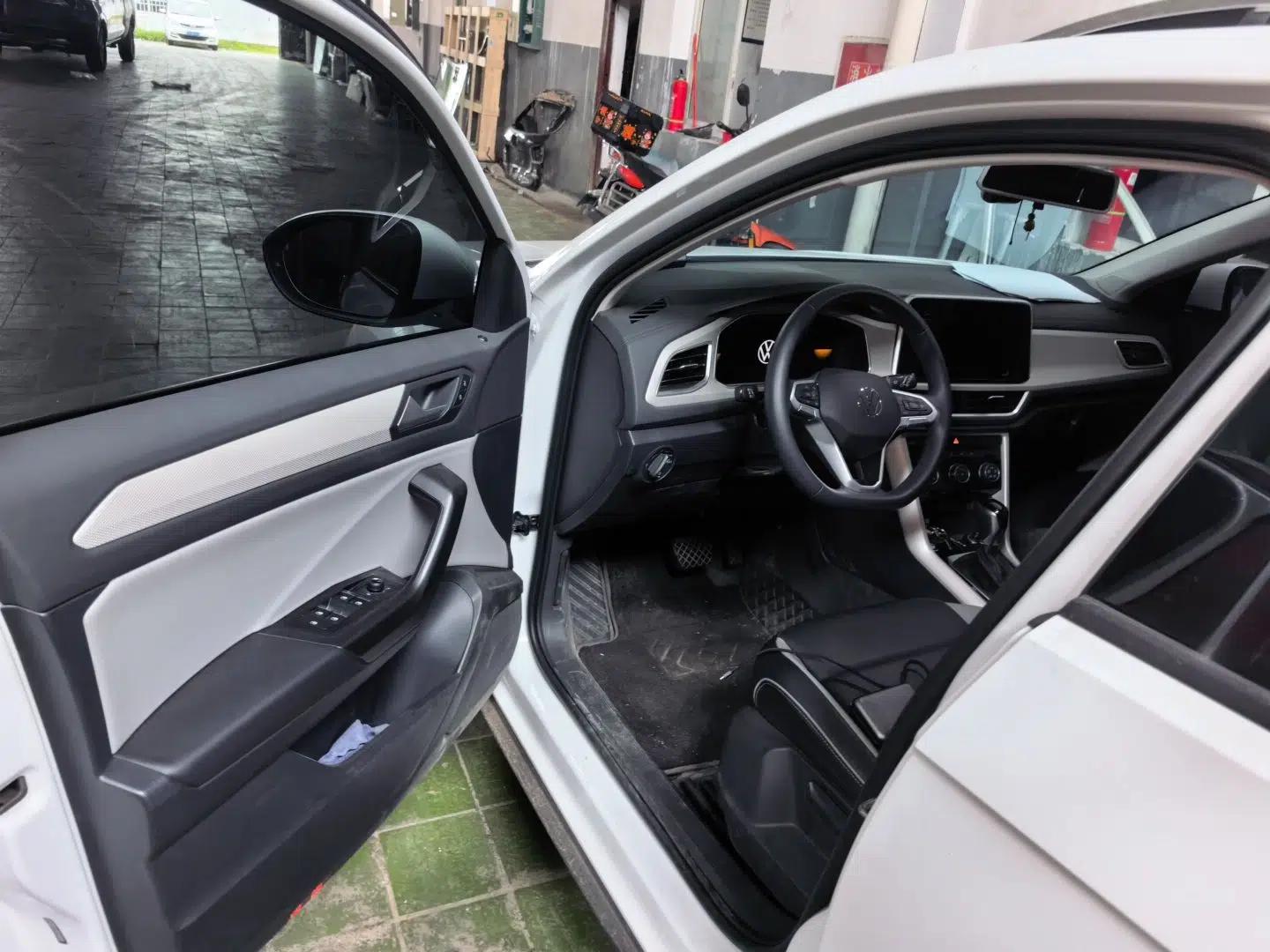 Volkswagen T-ROC 2025 280TSI DSG Two-Wheel Drive Time Edition — миниатюра 19