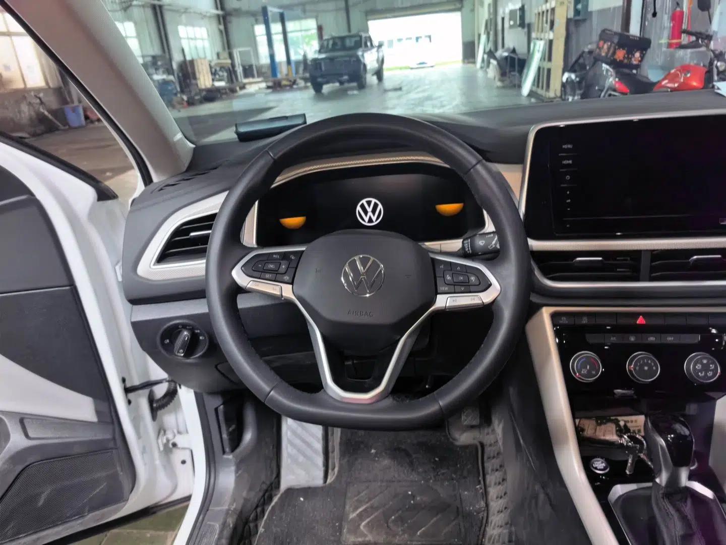 Volkswagen T-ROC 2025 280TSI DSG Two-Wheel Drive Time Edition — миниатюра 9
