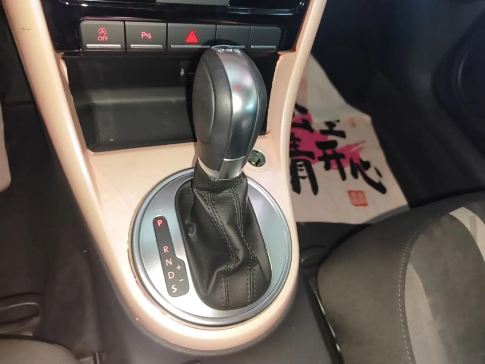 Volkswagen Beetle 2018 180TSI Shangle Model — миниатюра 16