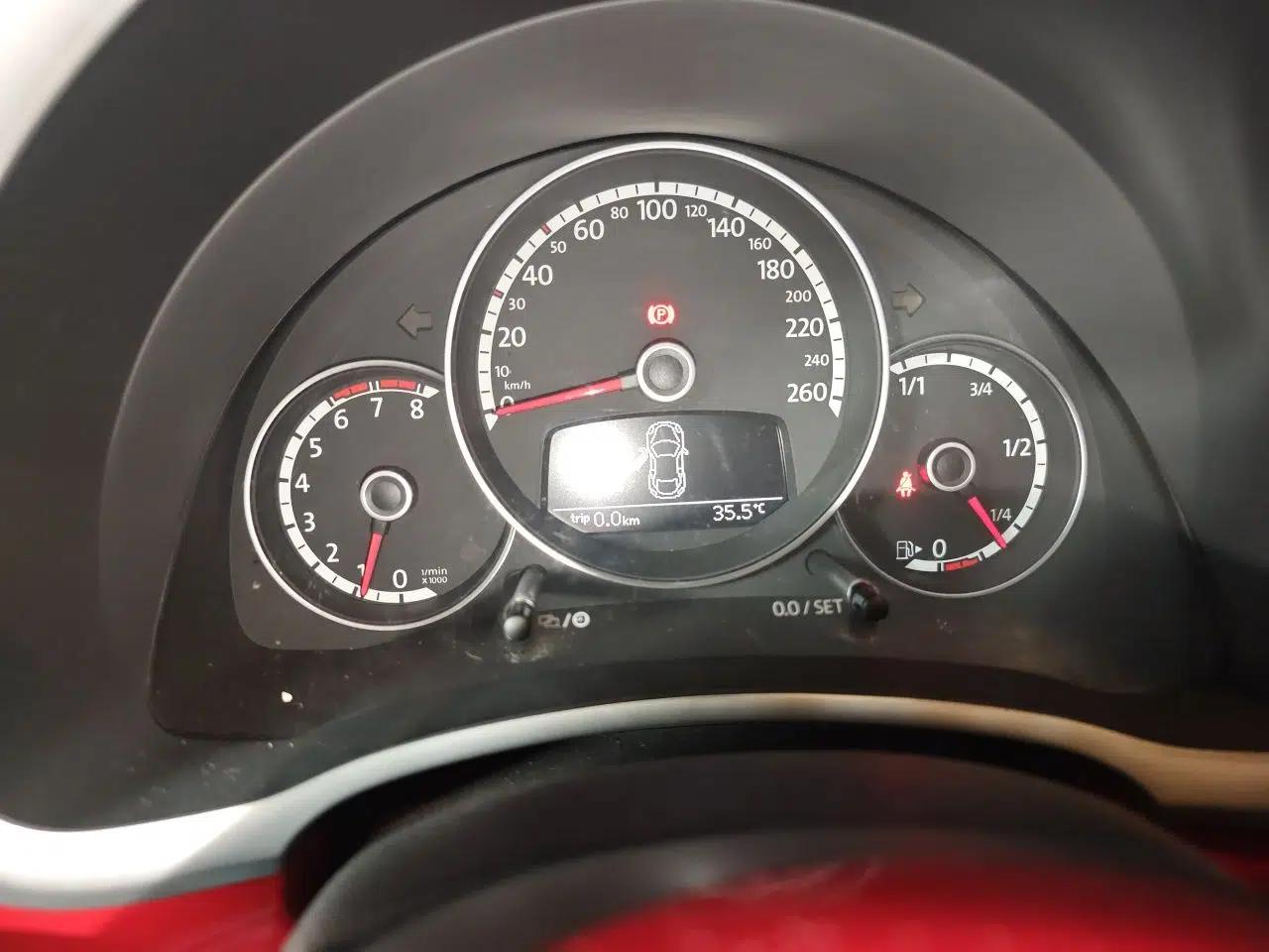 Volkswagen Beetle 2014 1.2TSI Fashion Edition — миниатюра 11