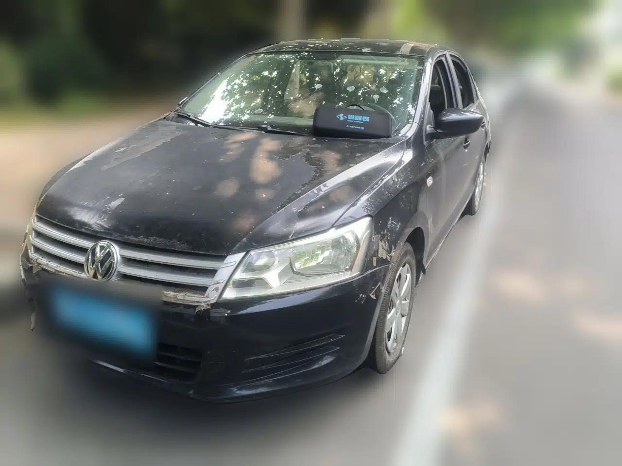 Volkswagen Santana 2013 1.6L Manual Fashion Edition — миниатюра 1