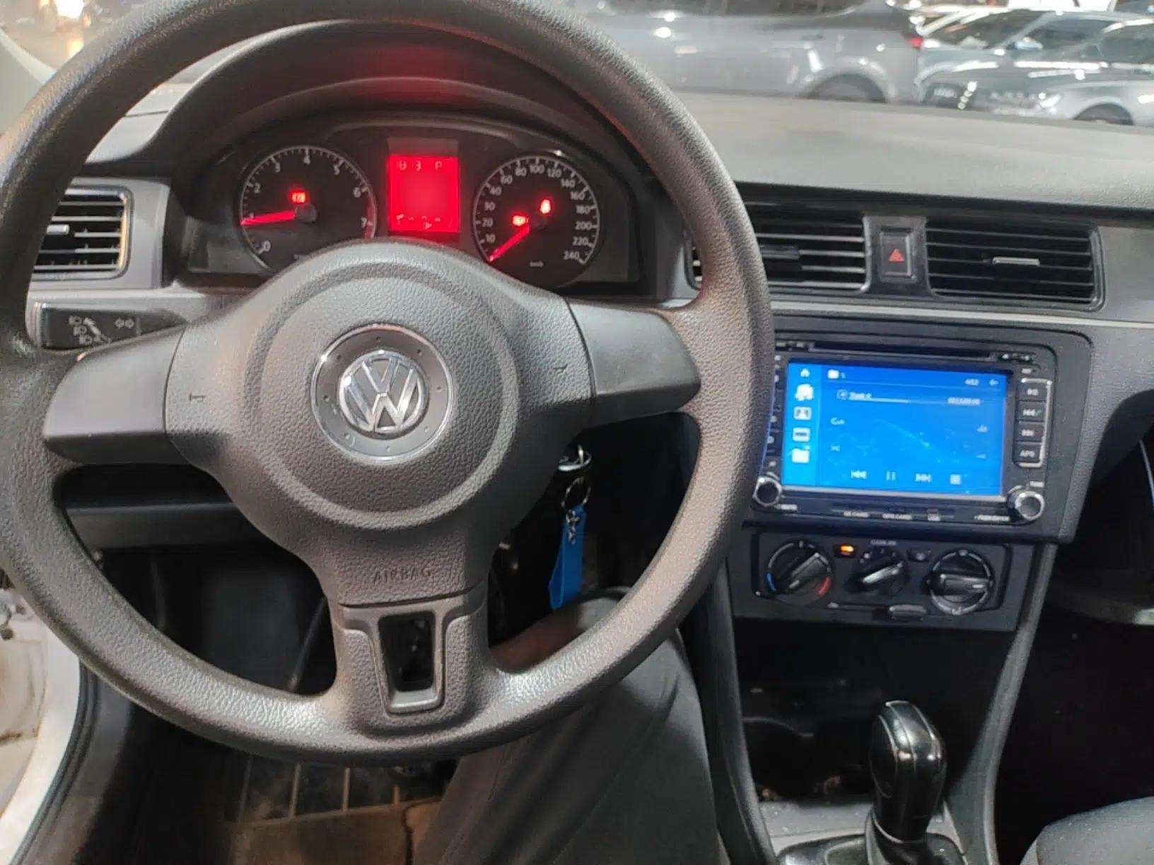 Volkswagen Santana 2015 1.6L Automatic Fashion Edition — миниатюра 12