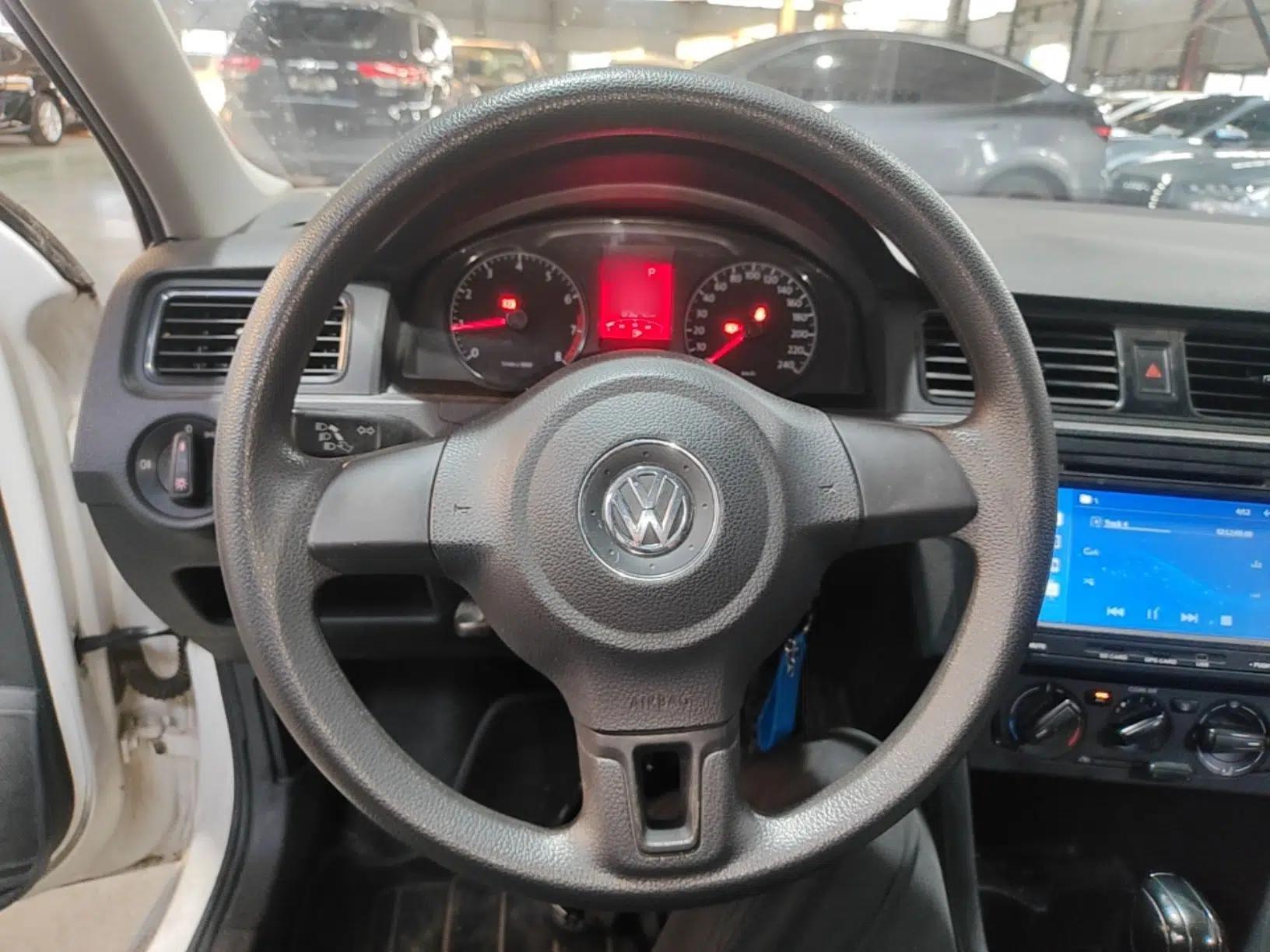 Volkswagen Santana 2015 1.6L Automatic Fashion Edition — миниатюра 13