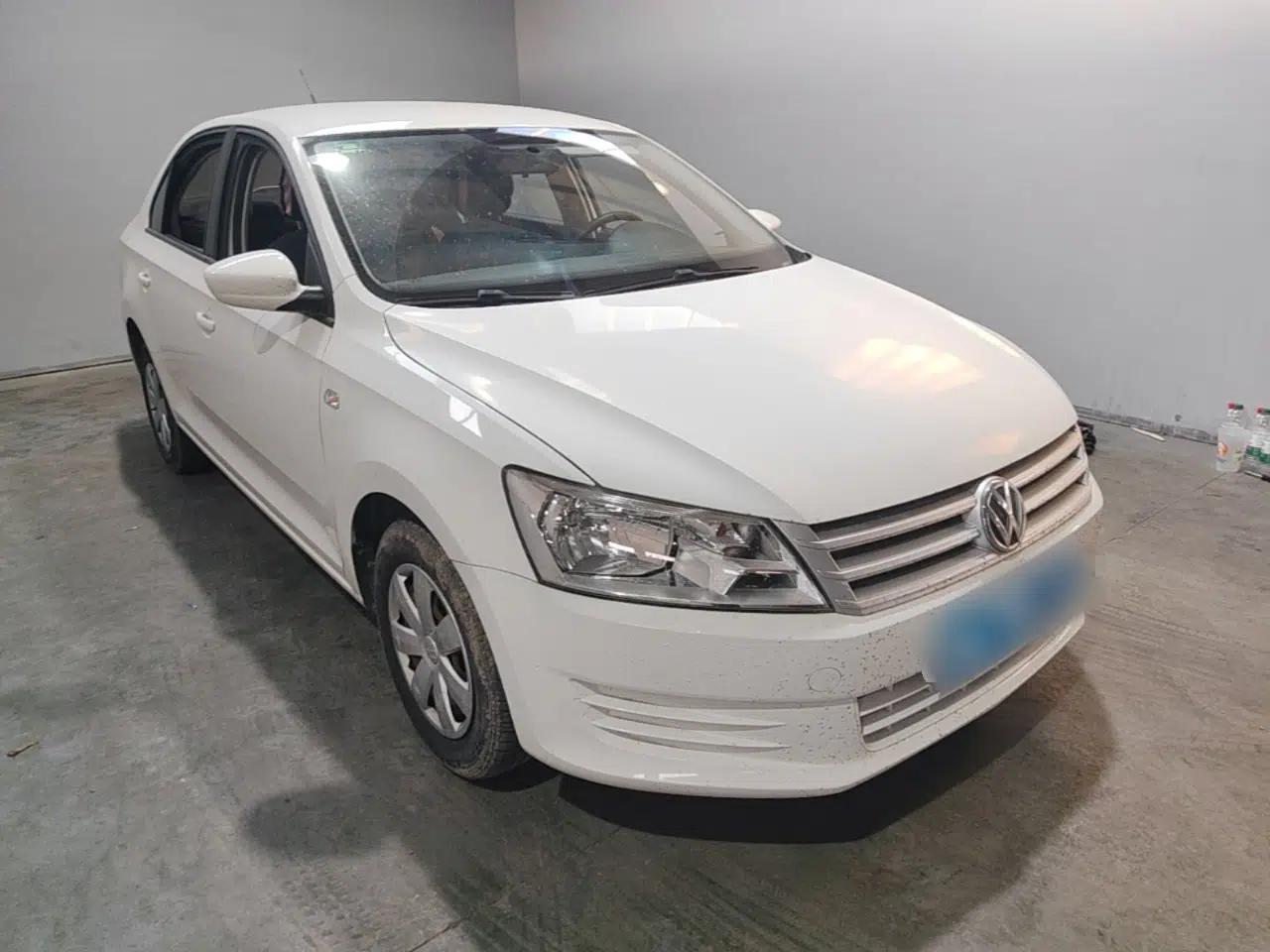 Volkswagen Santana 2015 1.6L Automatic Fashion Edition — миниатюра 3