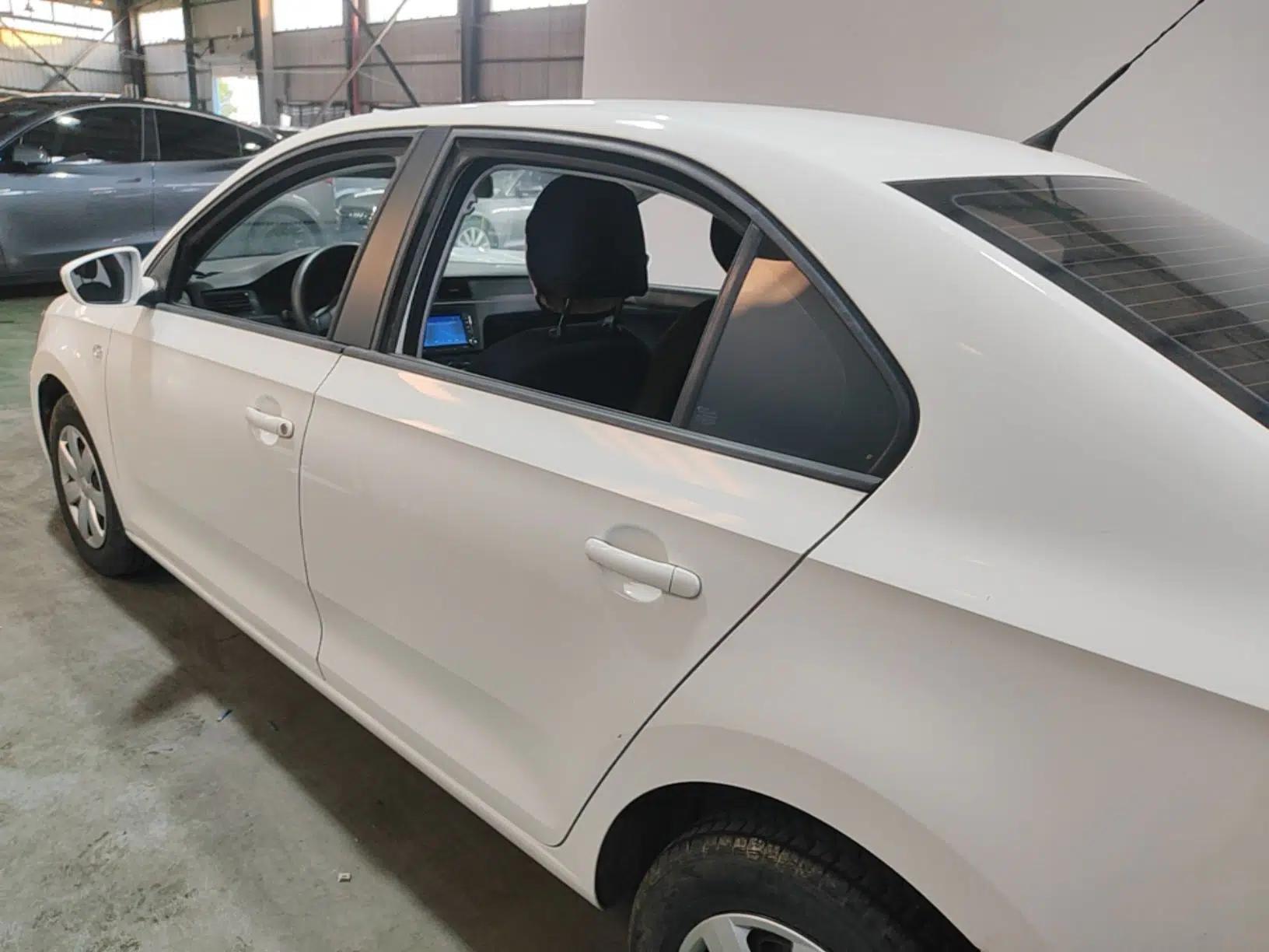 Volkswagen Santana 2015 1.6L Automatic Fashion Edition — миниатюра 4