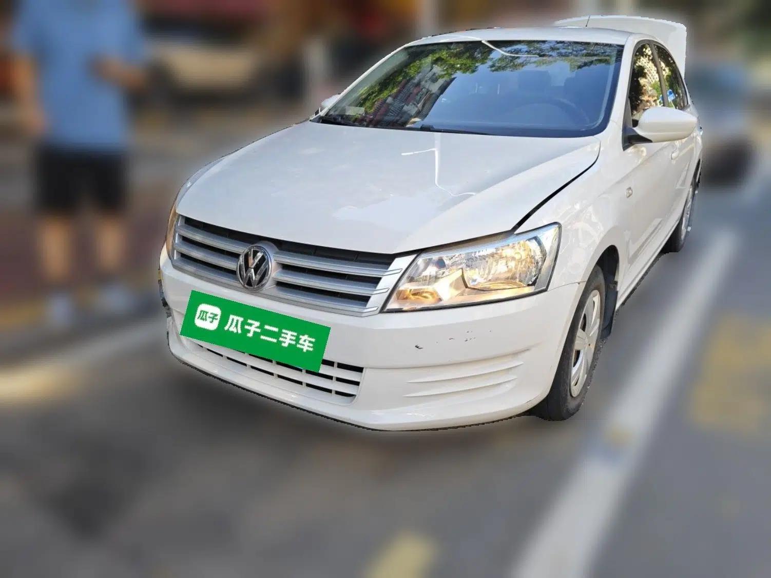 Volkswagen Santana 2013 1.4L Manual Fashion Edition — миниатюра 1