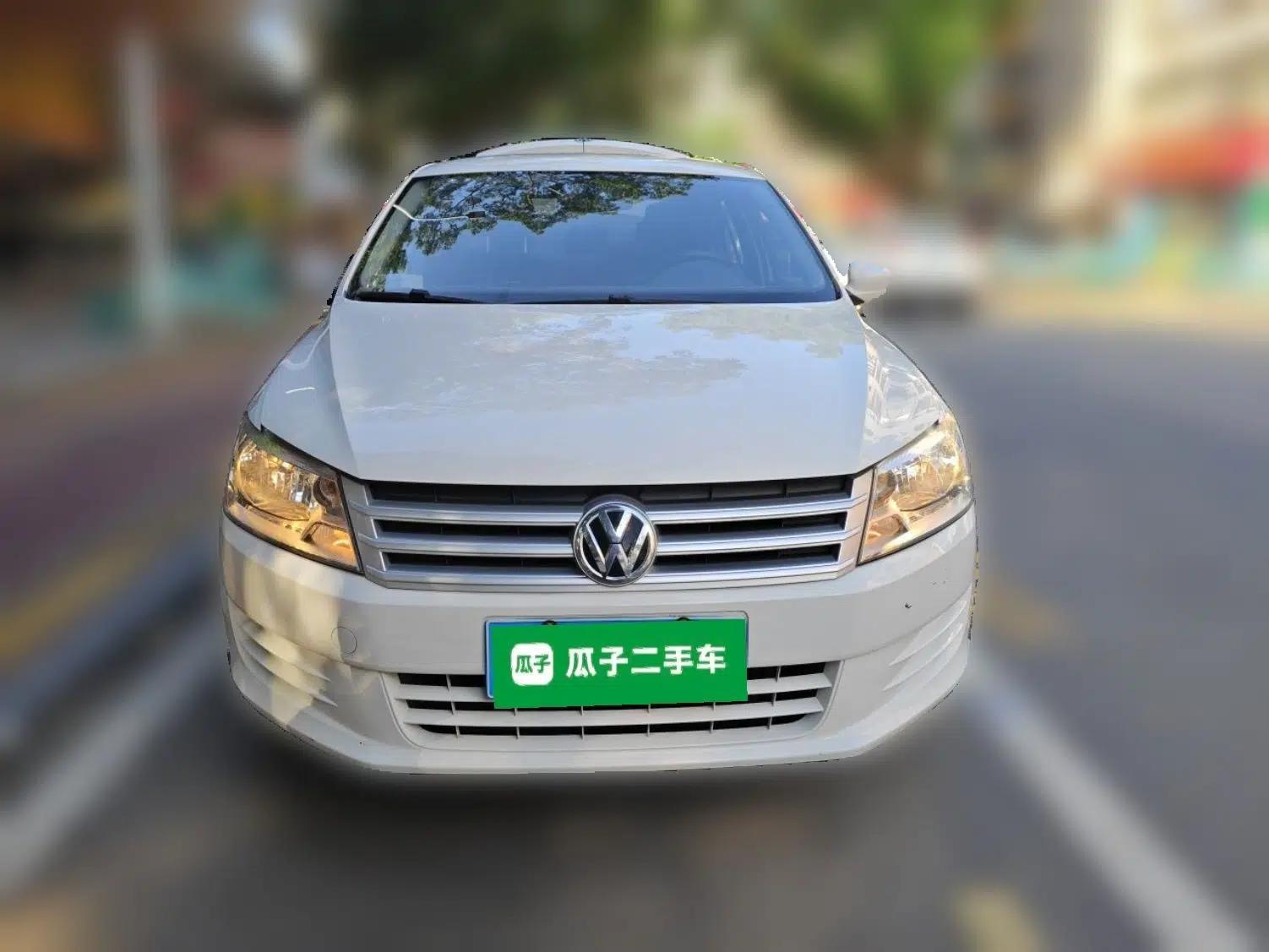 Volkswagen Santana 2013 1.4L Manual Fashion Edition — миниатюра 2