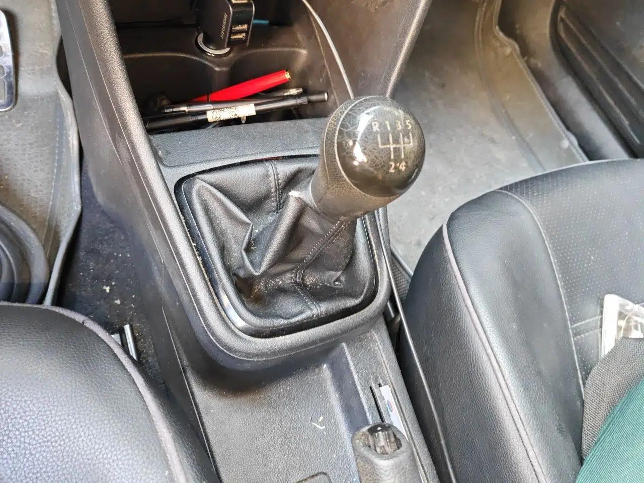 Volkswagen Santana 2013 1.4L Manual Fashion Edition — миниатюра 11