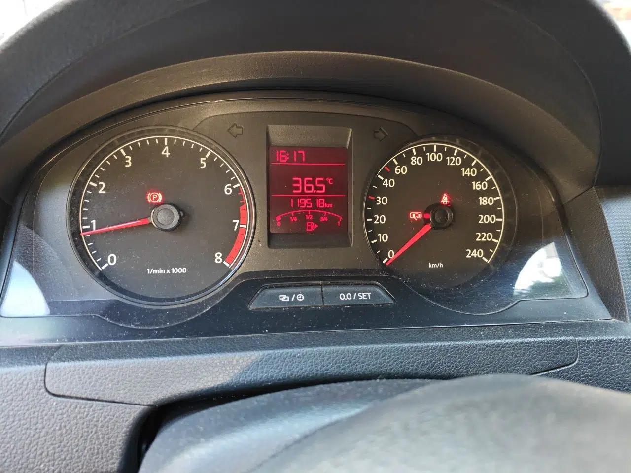 Volkswagen Santana 2013 1.4L Manual Fashion Edition — миниатюра 8