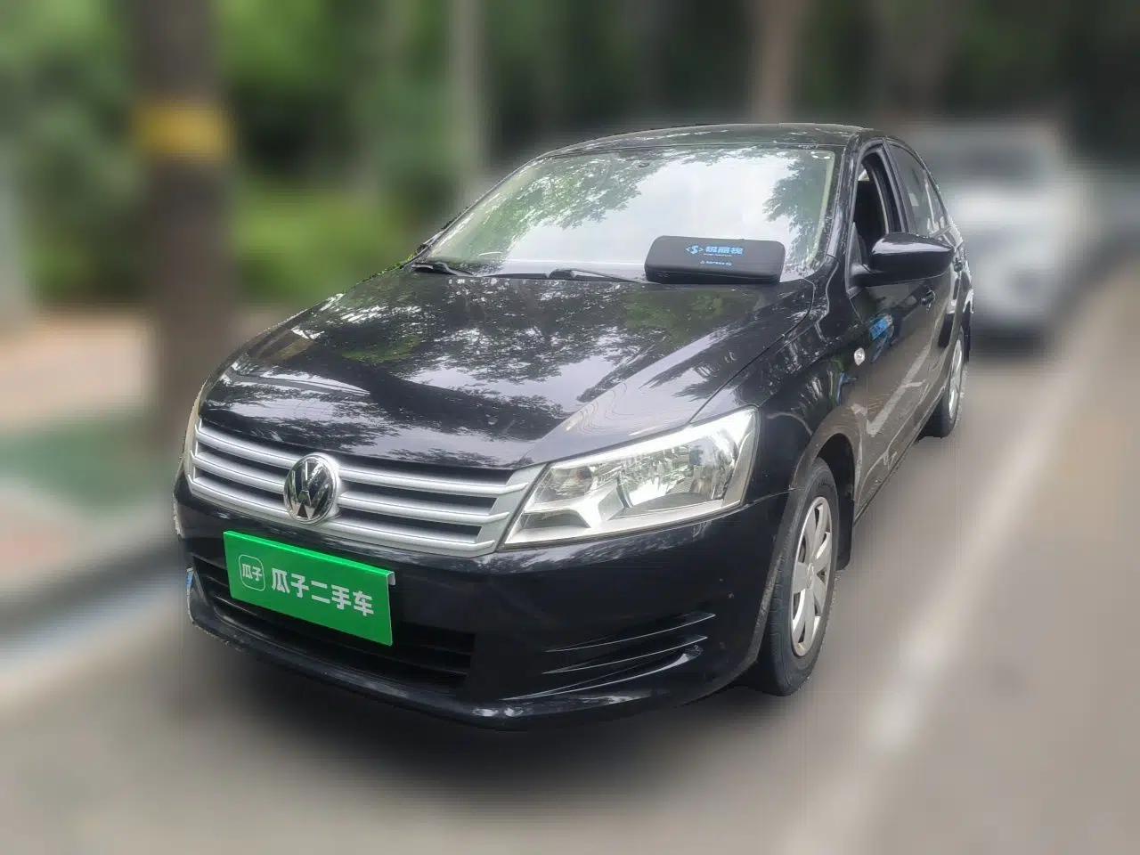 Volkswagen Santana 2013 1.4L Manual Fashion Edition — миниатюра 1