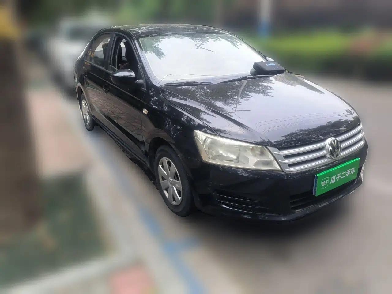Volkswagen Santana 2013 1.4L Manual Fashion Edition — миниатюра 3