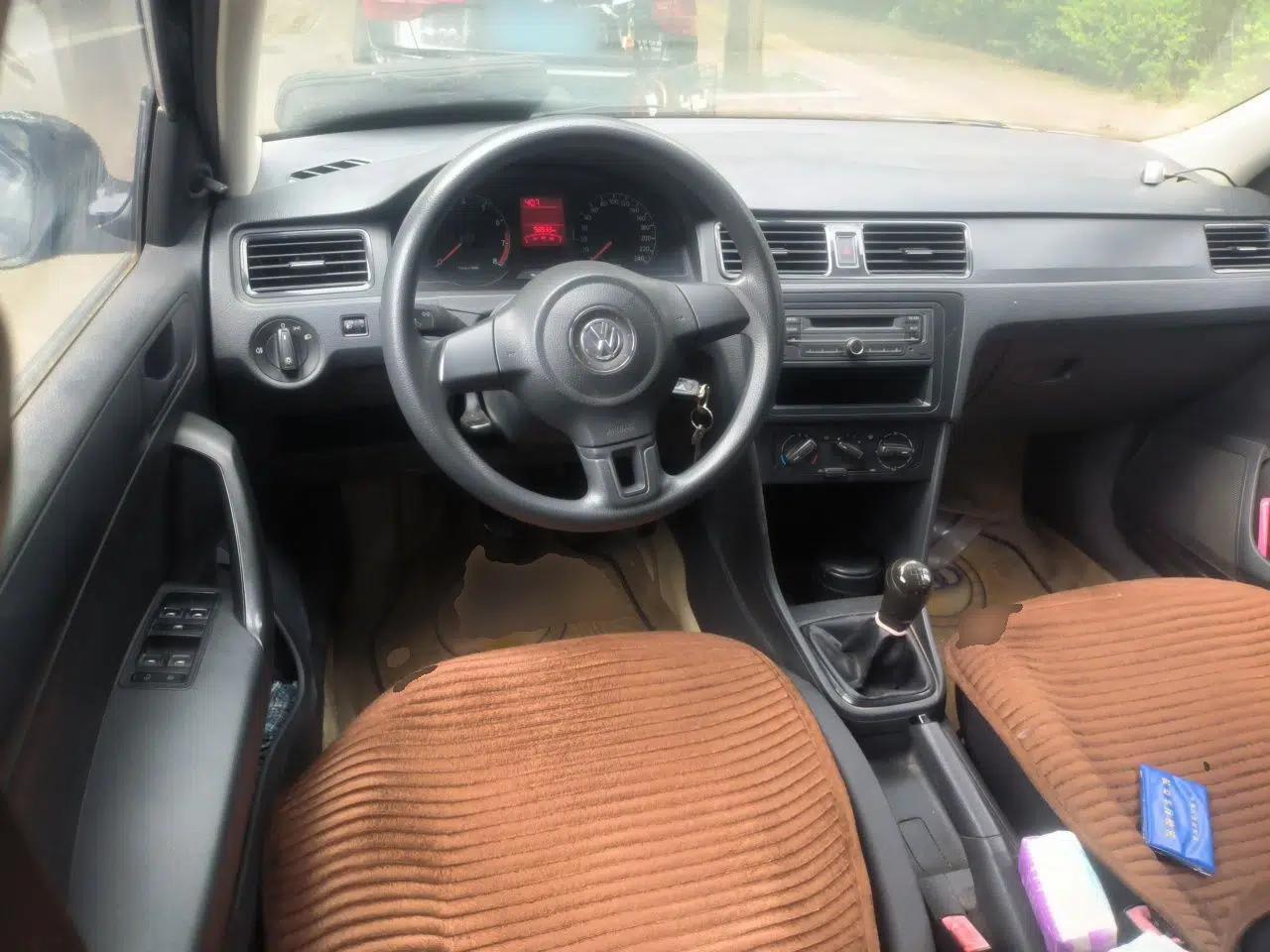 Volkswagen Santana 2013 1.4L Manual Fashion Edition — миниатюра 10
