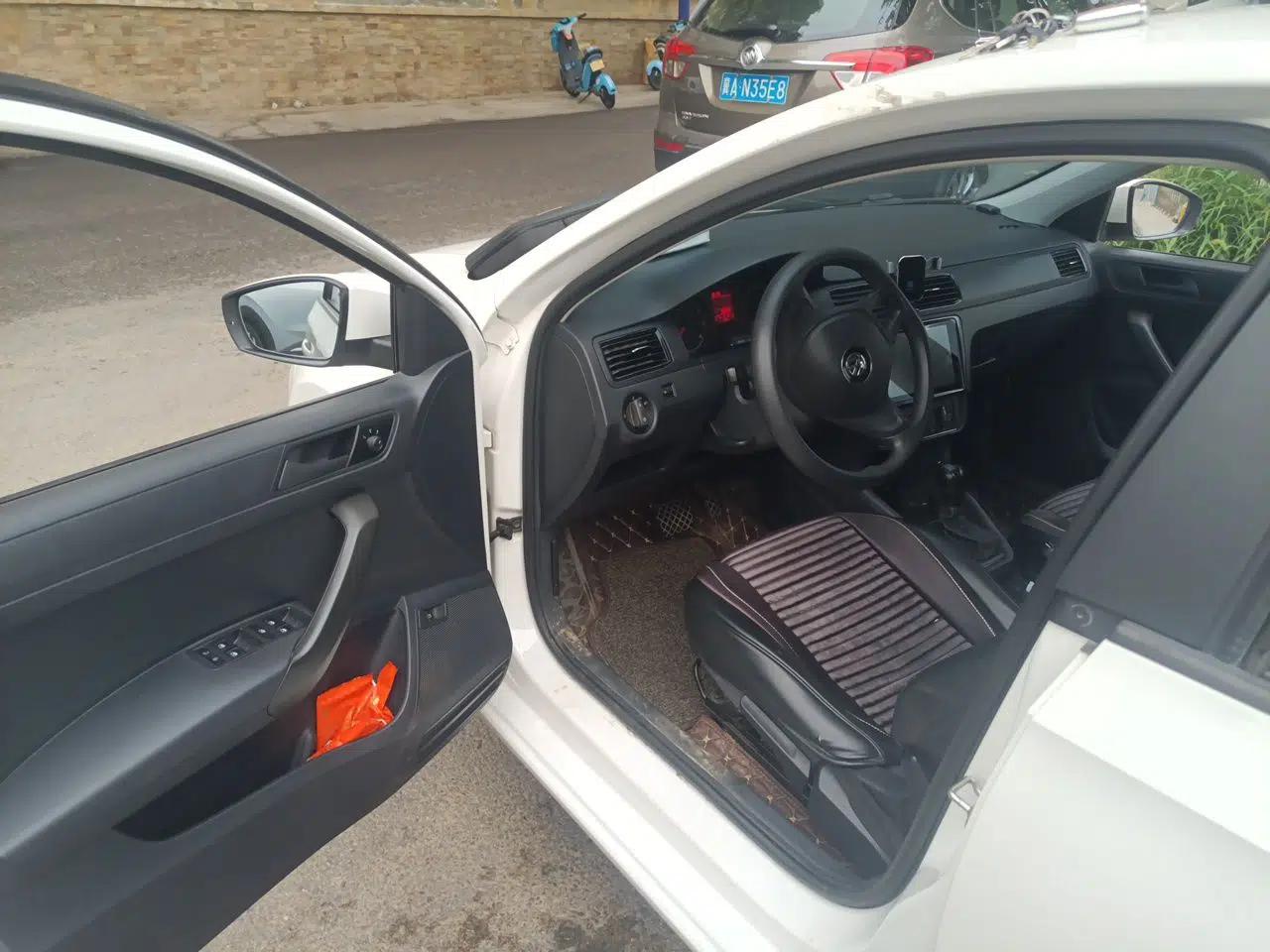 Volkswagen Santana 2018 1.5L Automatic Fashion Edition — миниатюра 16