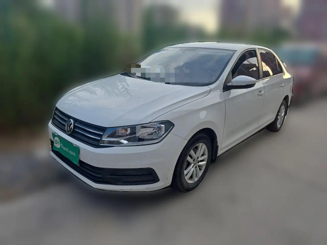 Volkswagen Santana 2016 1.4L Manual Fashion Edition — миниатюра 1