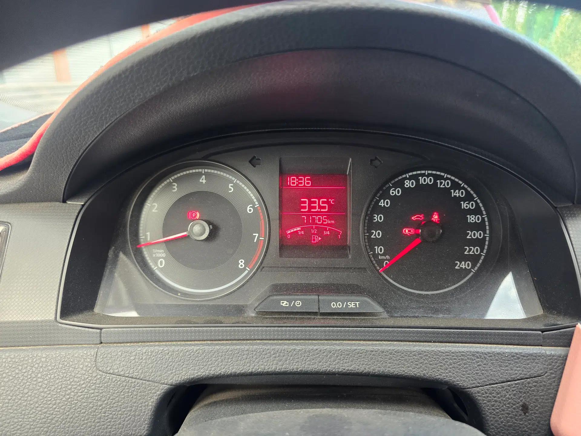 Volkswagen Santana 2016 1.4L Manual Fashion Edition — миниатюра 11