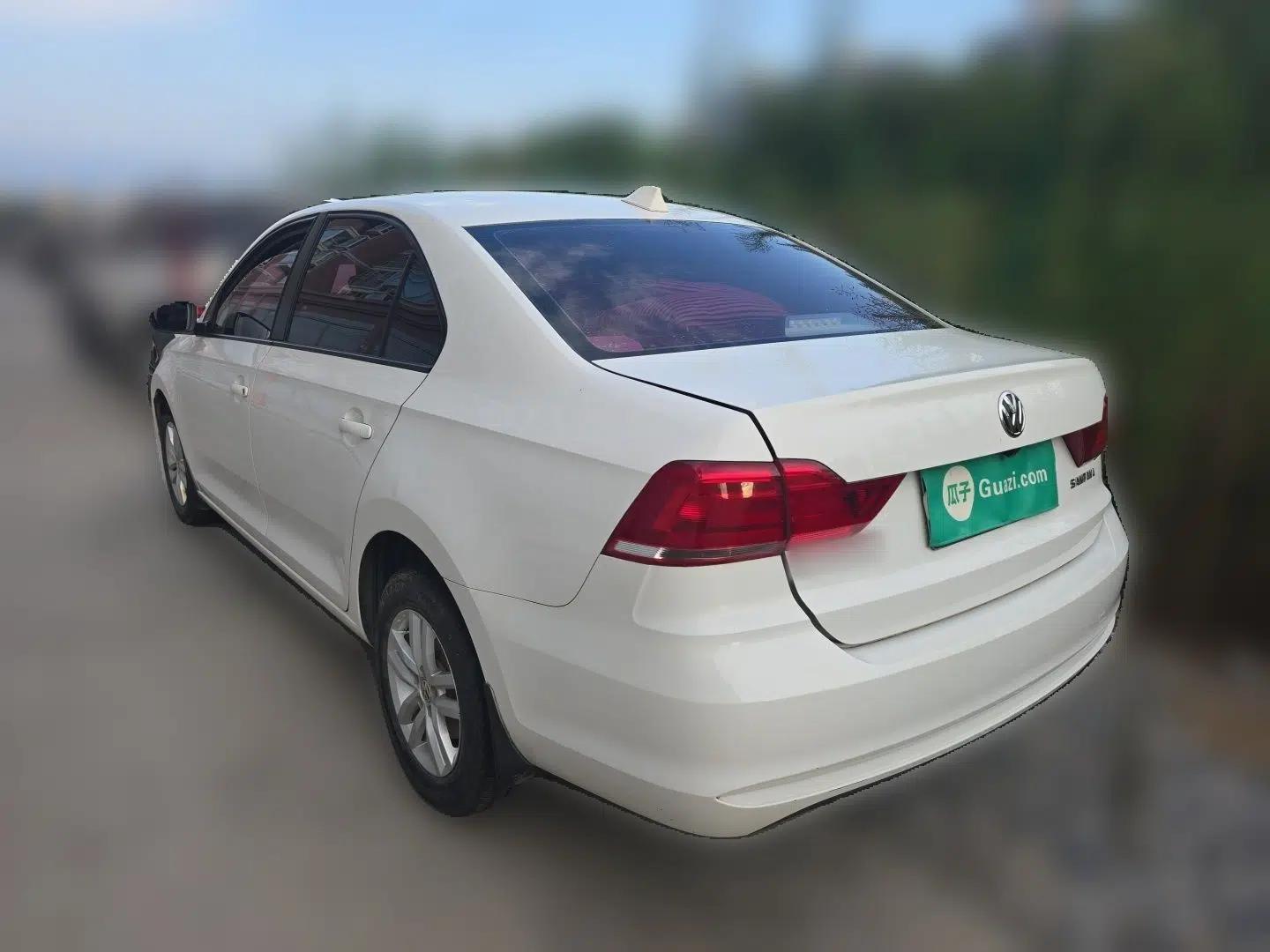 Volkswagen Santana 2016 1.4L Manual Fashion Edition — миниатюра 4