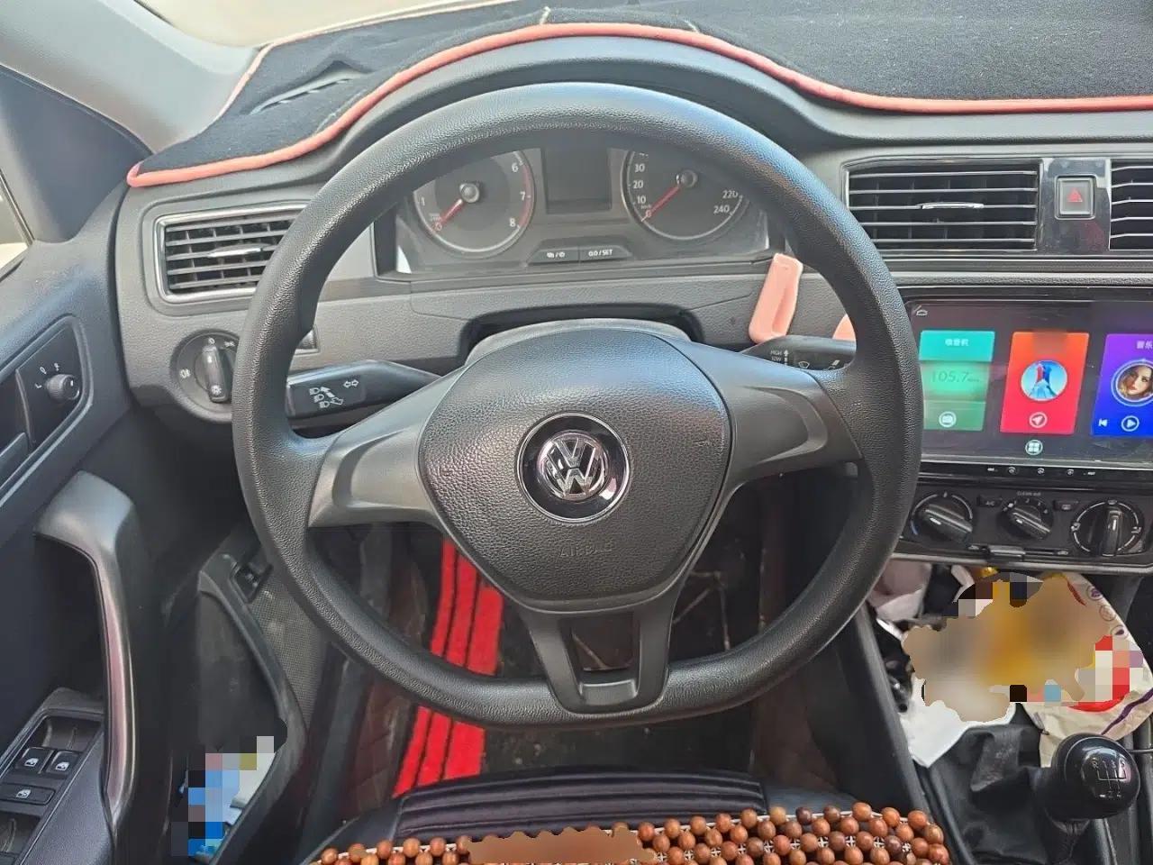 Volkswagen Santana 2016 1.4L Manual Fashion Edition — миниатюра 10